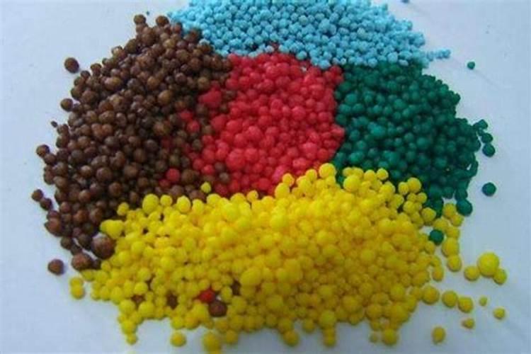复合肥料可以与尿素合用吗？