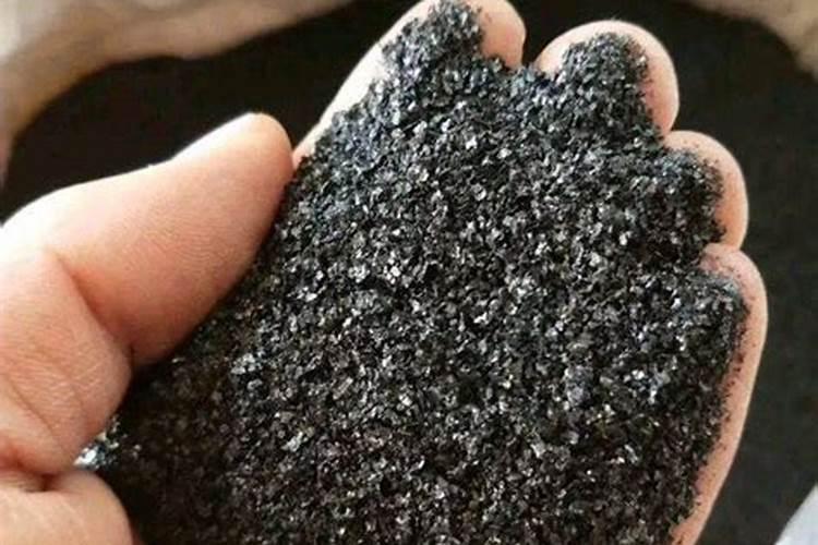 矿源黄腐酸钾怎么区分好坏？使用矿源有什么效果？能和其他肥料混用吗</p><p>区分矿源黄腐酸钾好坏的标准包括颜色、水溶性、残渣率以及黄腐酸含量等。矿源黄腐酸钾为黑色，受潮后易沾手，水溶性高，水溶后呈黑褐色，残渣率低于8%。行业标准规定优等品黄腐酸含量需在50%及以上。购买标注含量过高的产品时，需考虑经济性和真实性，建议农民朋友谨慎选择。为了获得更高效的矿源黄。</p><p><h3 ext>2、什么是矿源黄腐酸钾？